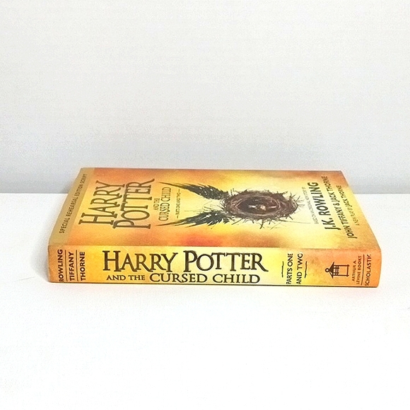Harry Potter and the Cursed Child part 1 and 2 book - Picture 3 of 8